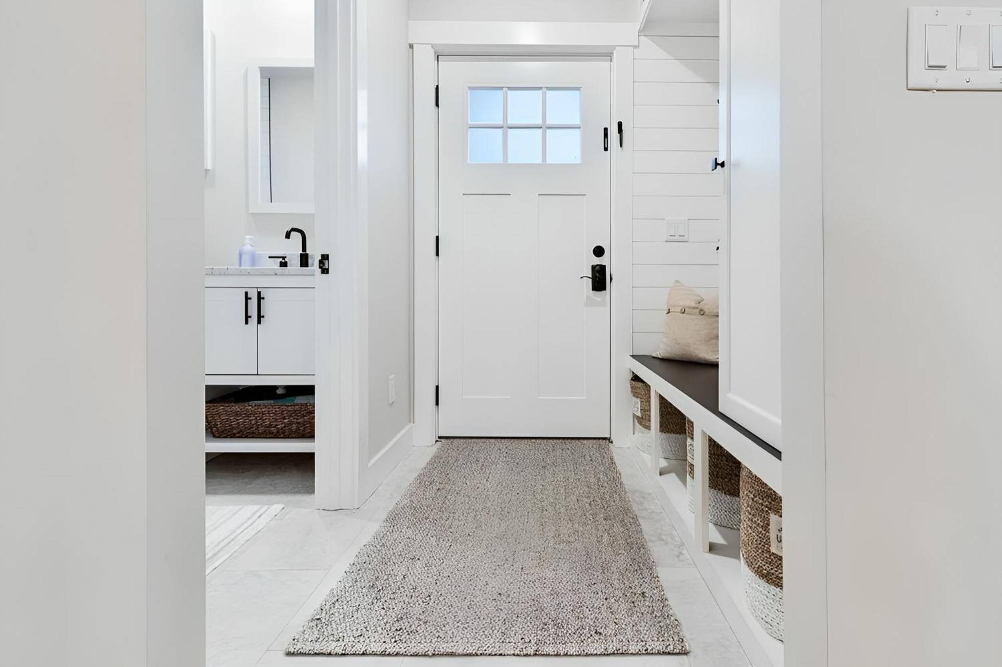 Renovated & Sophisticated Near & Shops! Barnstable