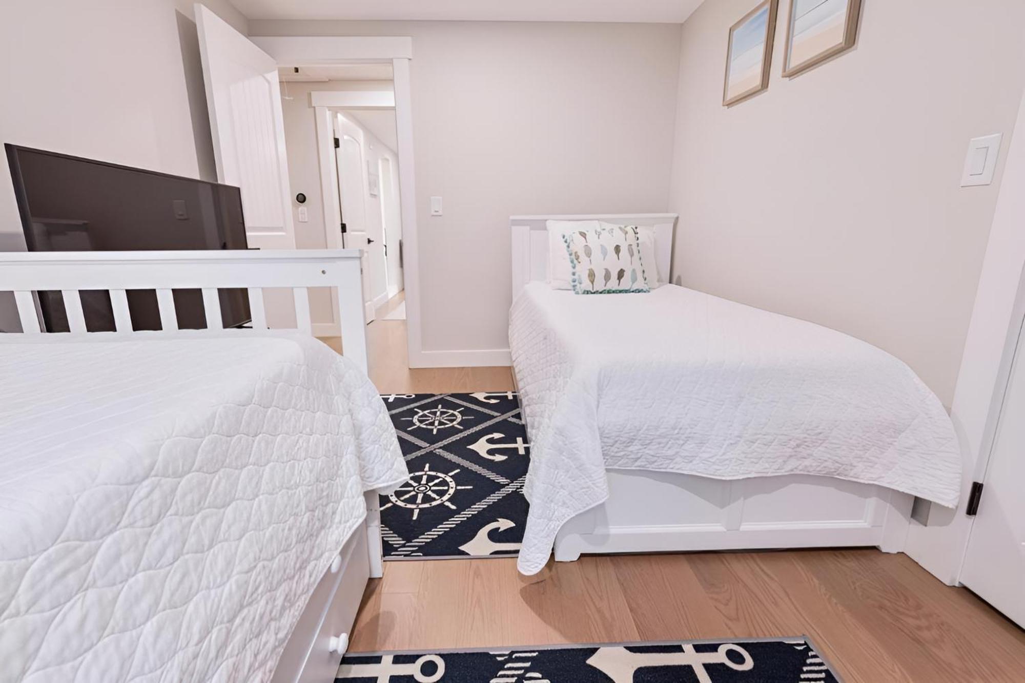 Renovated & Sophisticated Near & Shops! Barnstable