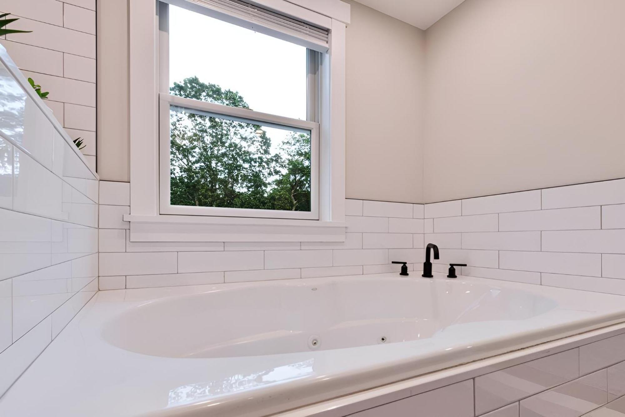 Renovated & Sophisticated Near & Shops! * Barnstable