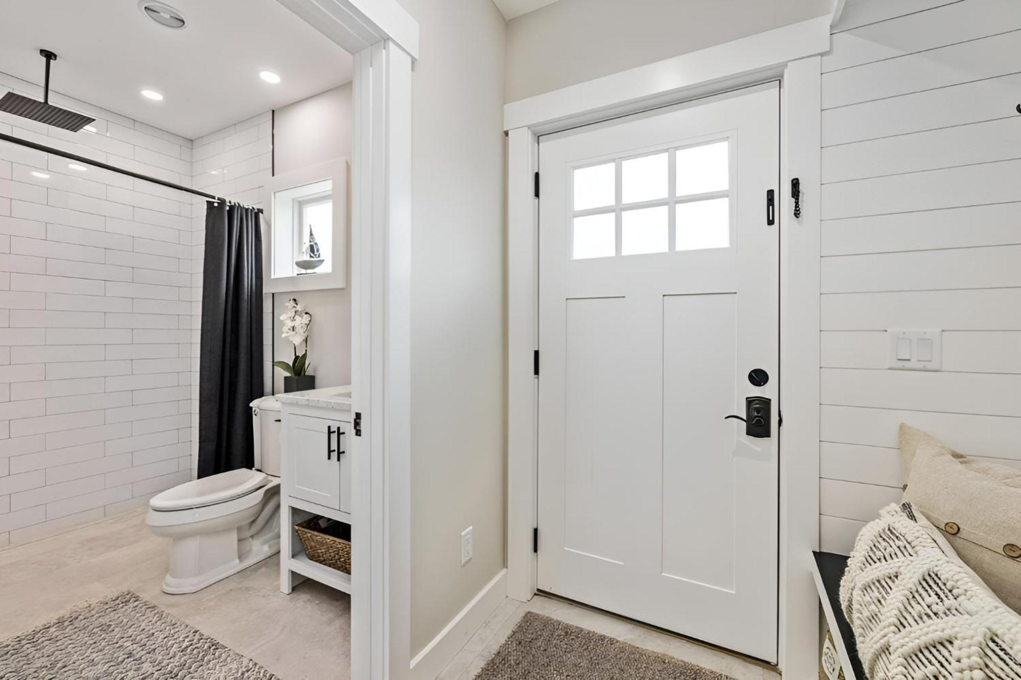 Renovated & Sophisticated Near & Shops! * Barnstable