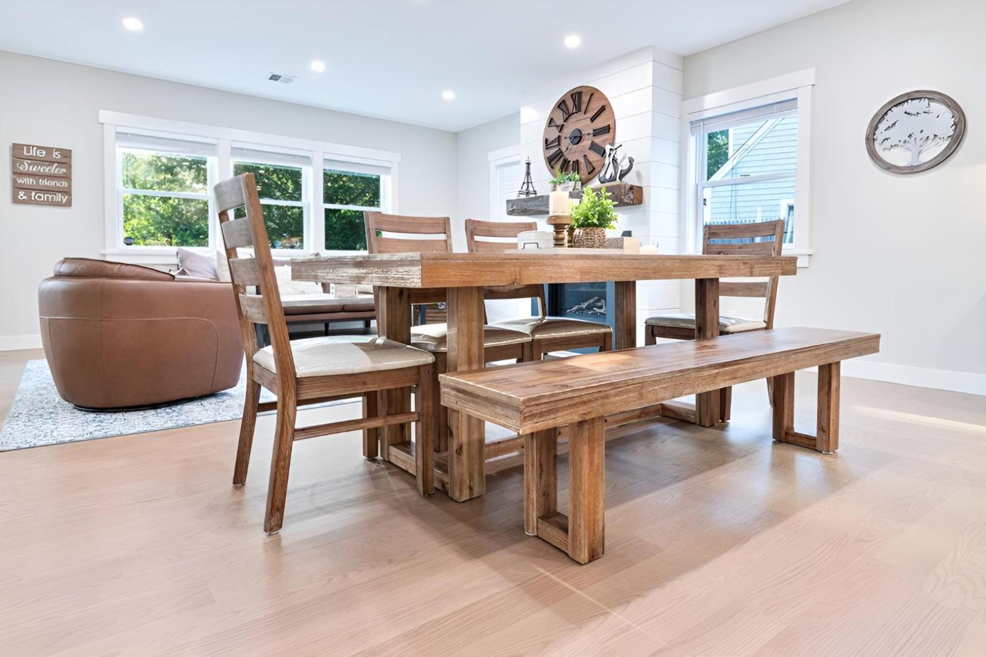 Renovated & Sophisticated Near & Shops! Barnstable