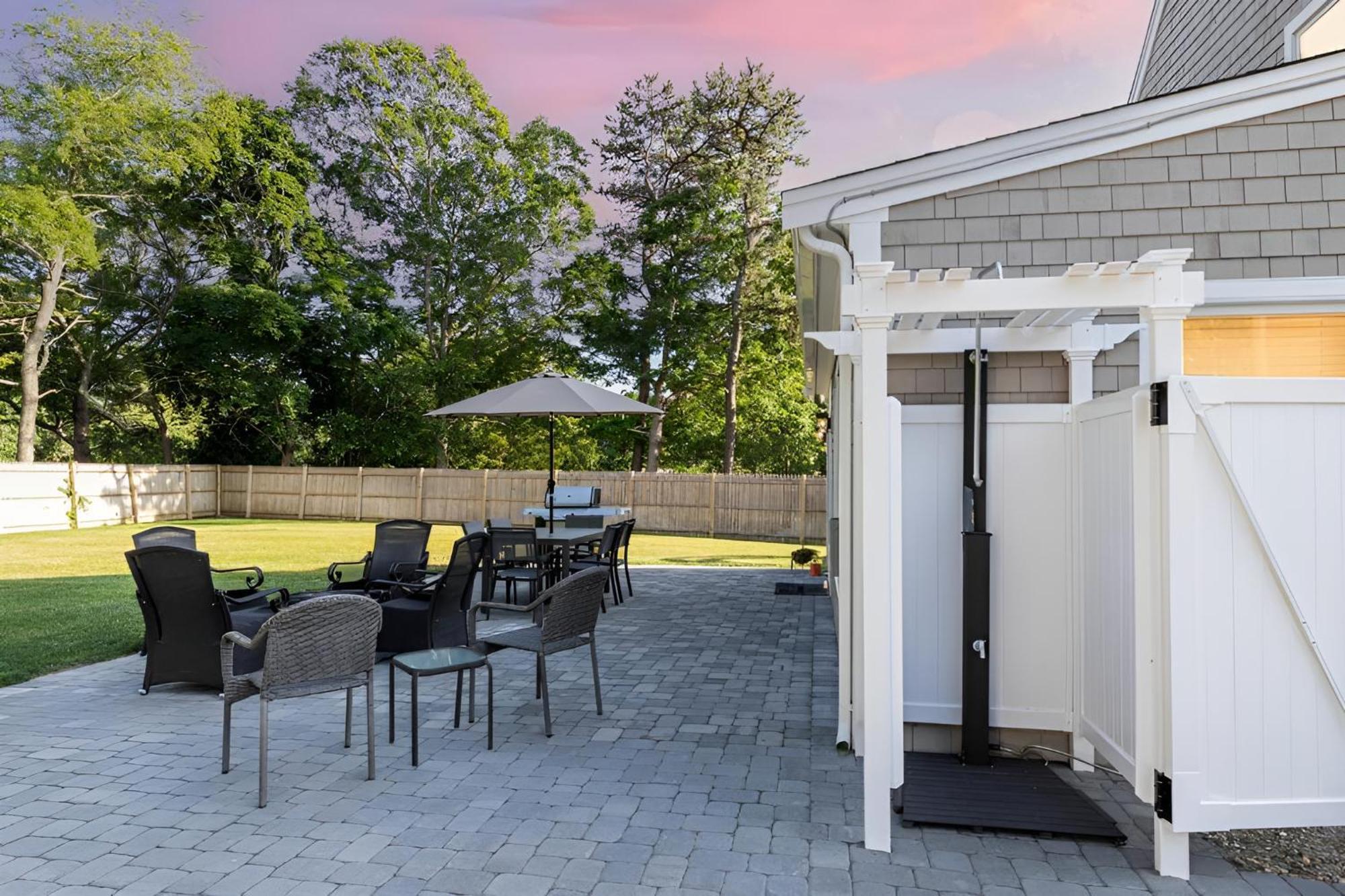 Holiday home Renovated & Sophisticated Near & Shops! Barnstable