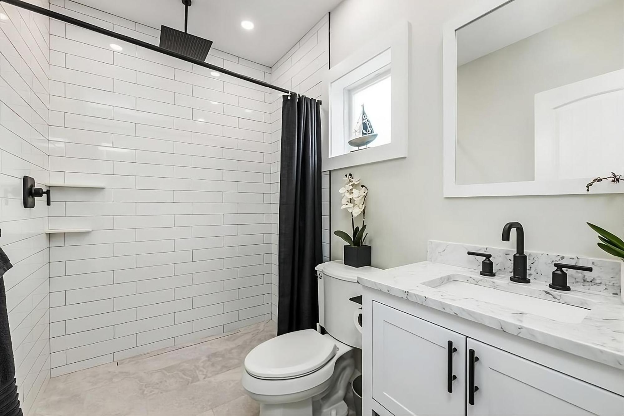 Renovated & Sophisticated Near & Shops! Сasa de vacaciones *